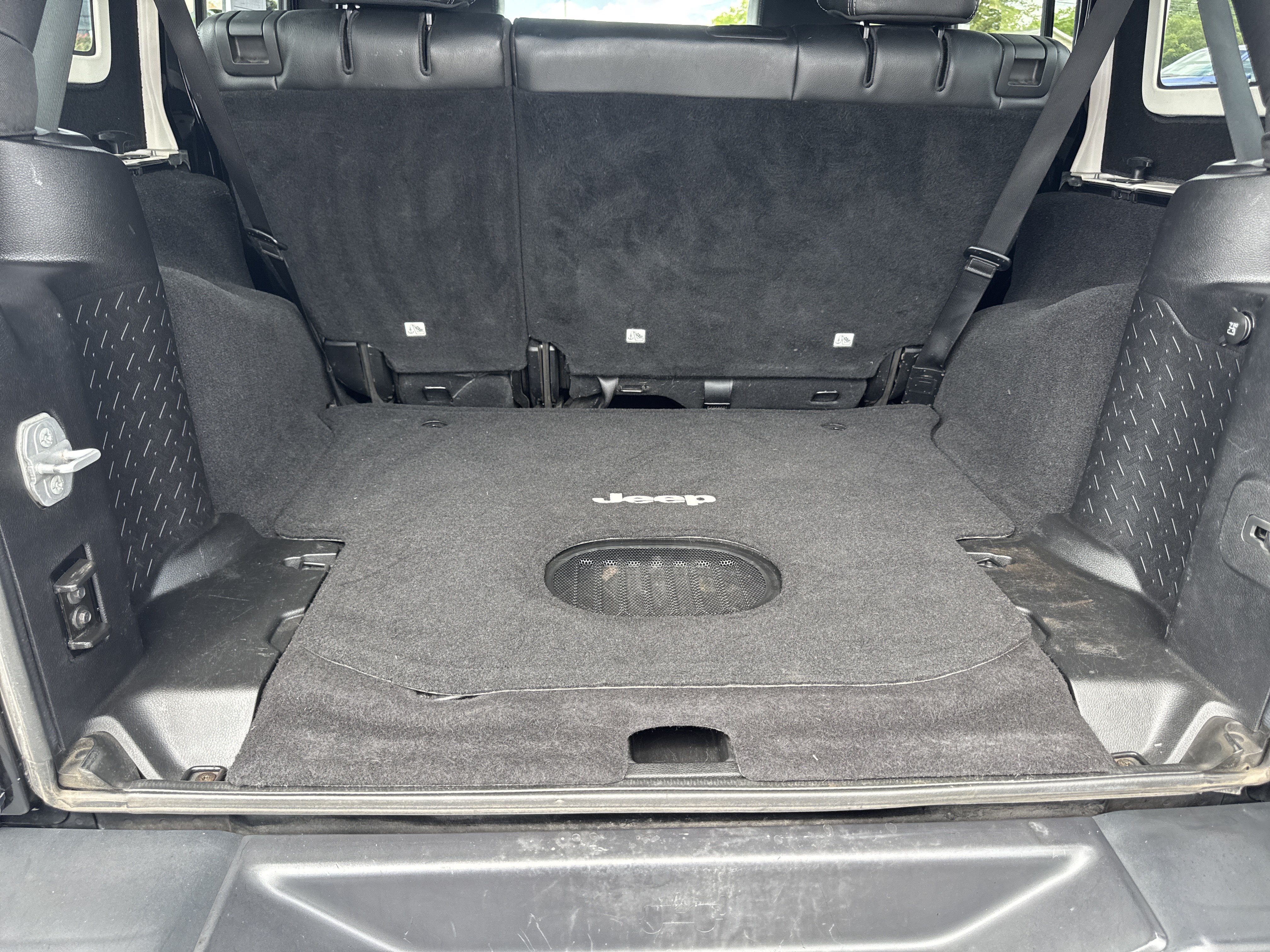 Used 2015 Jeep Wrangler Unlimited Rubicon AWD/4WD image 5