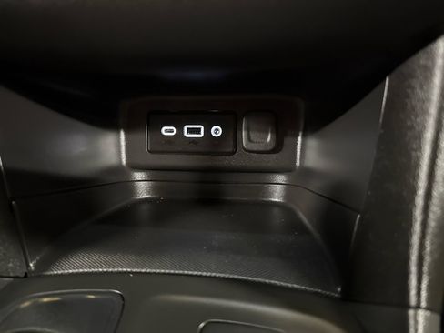 Used 2022 Chevrolet Equinox RS image 29