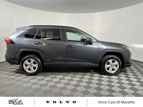 Used 2019 Toyota RAV4 LE image 9
