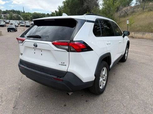 Used 2021 Toyota RAV4 LE AWD/4WD image 6