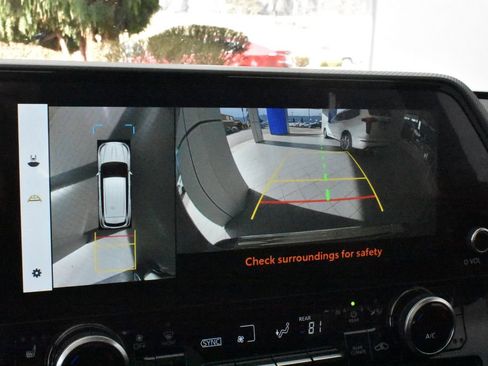 Used 2023 Toyota Highlander Platinum image 15