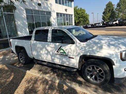Used 2018 GMC Sierra 1500 SLT AWD/4WD image 2