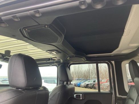 Certified 2018 Jeep Wrangler Unlimited Sahara image 24