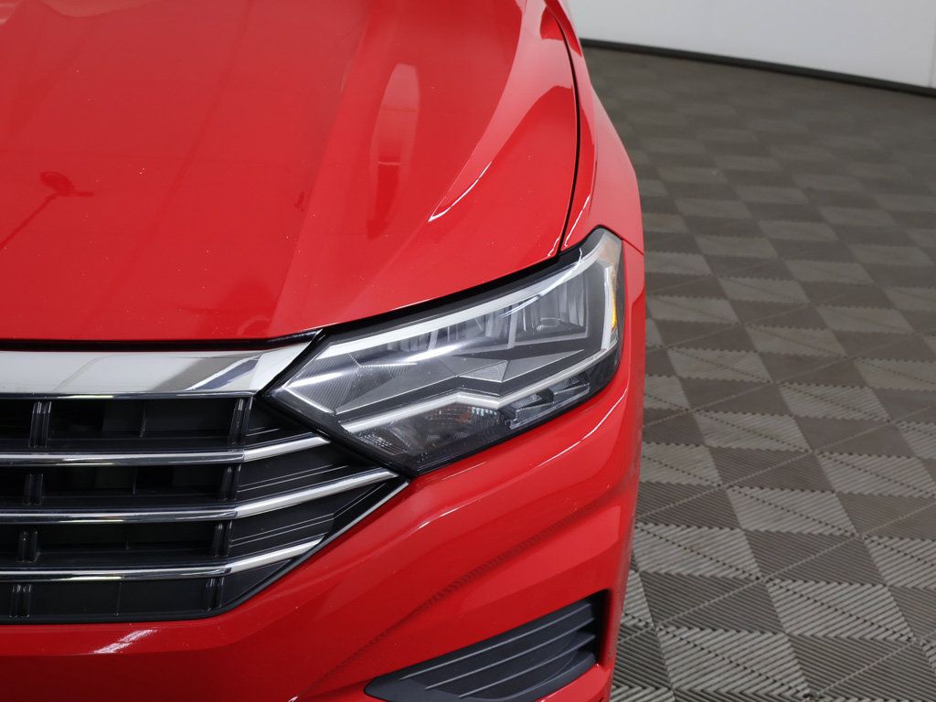 Used 2020 Volkswagen Jetta SE w/ SE Cold Weather Package FWD image 15
