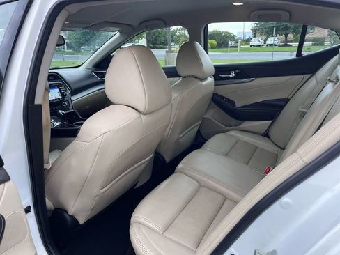 Used 2017 Nissan Maxima 3.5 SV FWD image 10