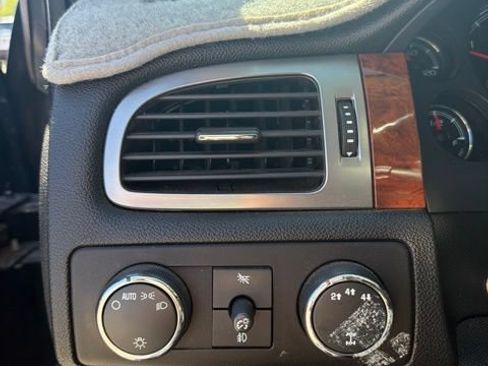 Used 2007 Chevrolet Silverado 2500 LTZ w/ Safety Package AWD/4WD image 20