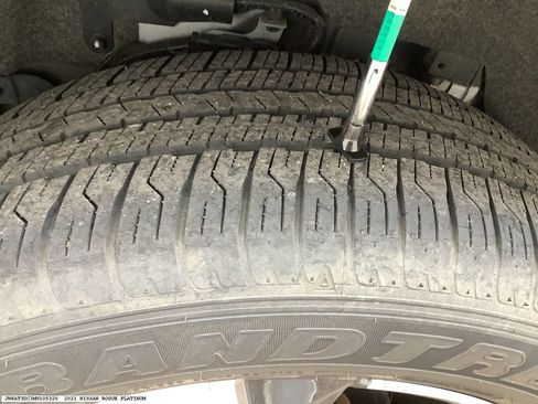 Used 2021 Nissan Rogue Platinum image 14