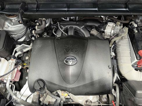 Used 2021 Toyota Highlander Limited AWD/4WD image 12