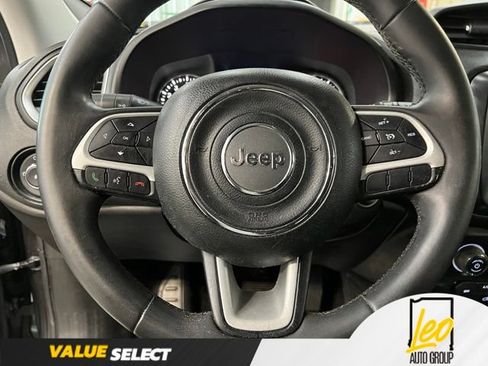 Used 2018 Jeep Renegade Latitude w/ Popular Equipment Group FWD image 13