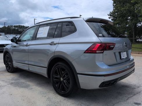 Used 2022 Volkswagen Tiguan SE R-Line FWD image 7