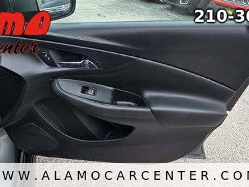 Used 2017 Chevrolet Volt LT FWD image 16
