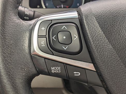 Used 2017 Toyota Camry XLE image 18