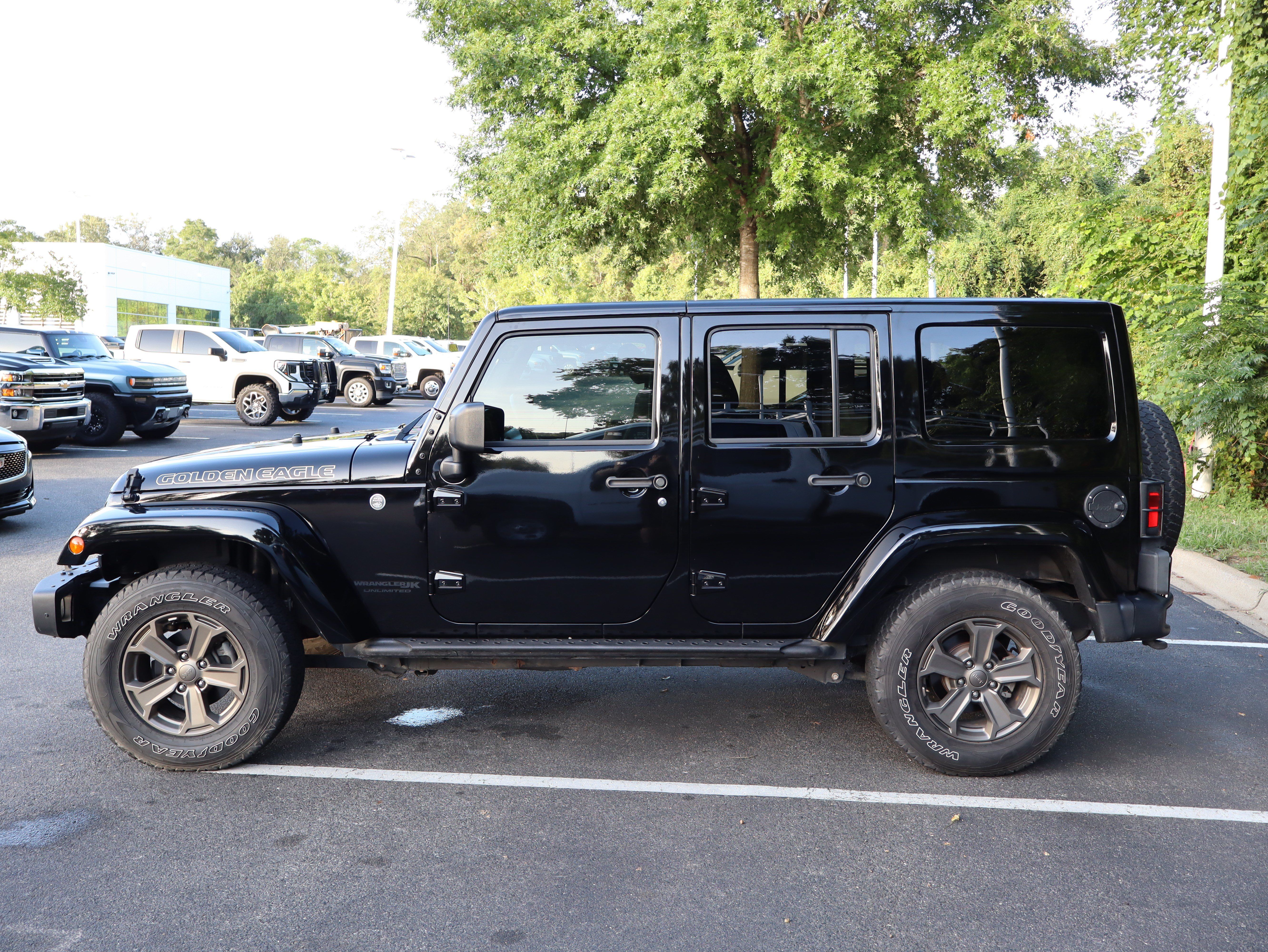 Used 2018 Jeep Wrangler Unlimited Sport AWD/4WD image 6