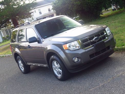 Used 2009 Ford Escape XLT FWD image 32