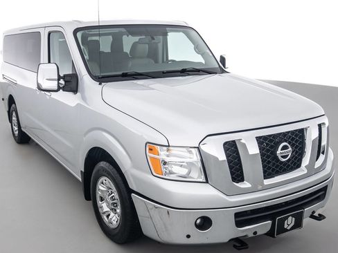 Used 2016 Nissan NV 3500 SL image 1