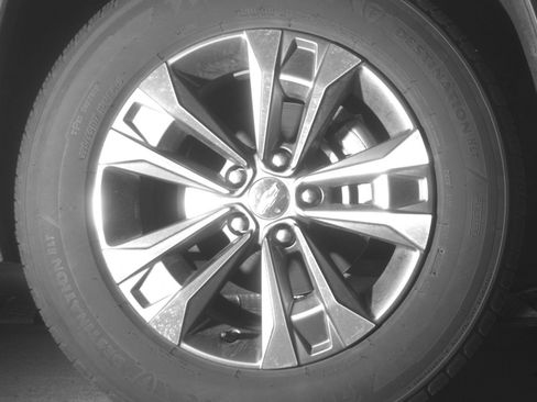 Used 2025 Chevrolet Equinox LT FWD image 16
