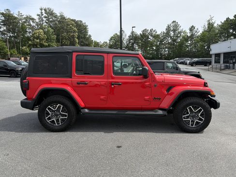 New 2026 Jeep Wrangler Unlimited Sahara AWD/4WD image 9
