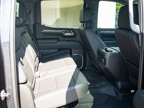 Used 2024 Chevrolet Silverado 1500 LT Trail Boss w/ Convenience Package II image 35