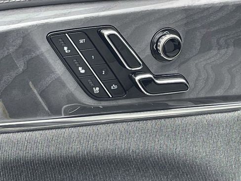 New 2025 Cadillac Escalade IQ Luxury 1 w/ Smart Trailering package image 18