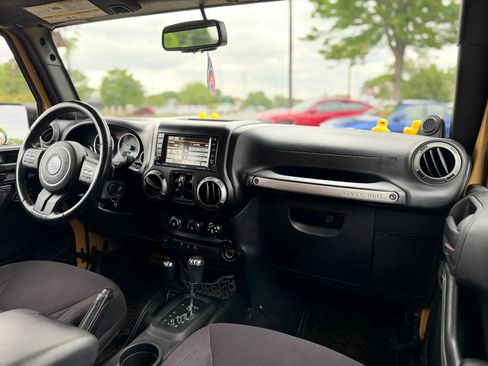 Used 2014 Jeep Wrangler Unlimited Sport w/ Quick Order Package 24S AWD/4WD image 11