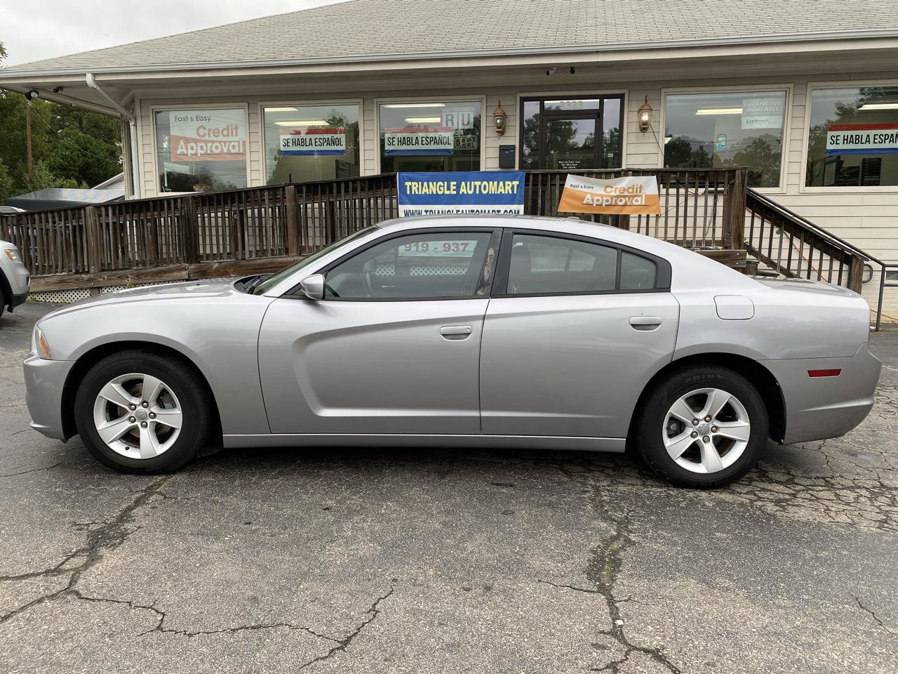 Used 2013 Dodge Charger SE w/ Connectivity Group RWD image 9