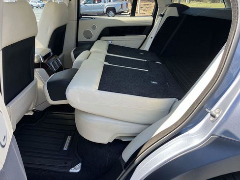 Used 2021 Land Rover Range Rover image 25