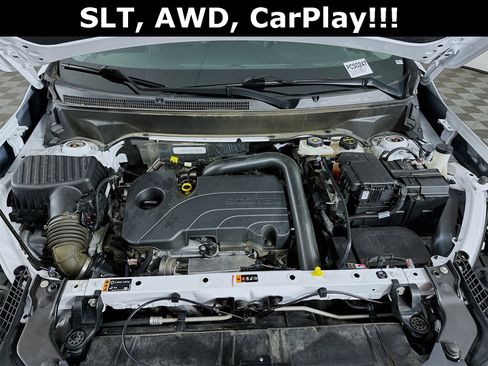 Used 2024 GMC Terrain SLT image 31