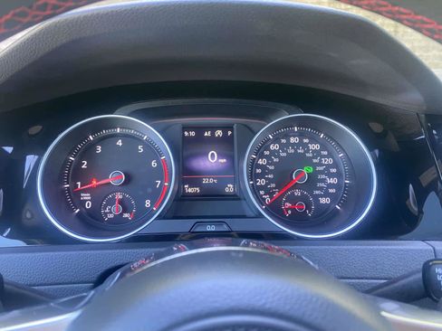 Used 2019 Volkswagen GTI SE FWD image 14