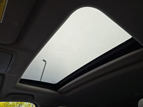 Used 2017 Honda CR-V EX image 11