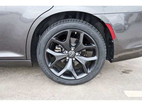 Used 2023 Chrysler 300 Touring w/ Sport Appearance Package RWD image 30