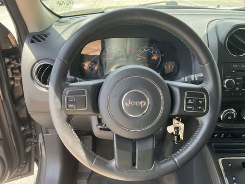 Used 2016 Jeep Patriot High Altitude AWD/4WD image 18