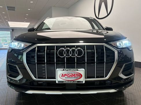 Used 2020 Audi Q3 2.0T Premium w/ Convenience Package AWD/4WD image 2
