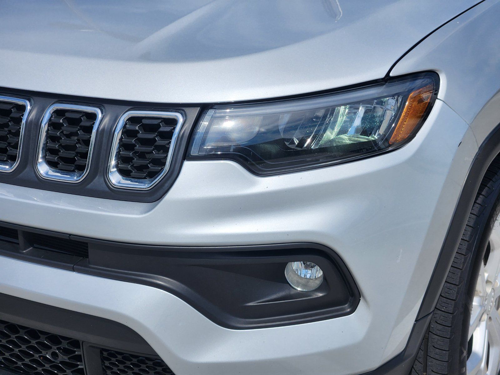 Used 2024 Jeep Compass Latitude AWD/4WD image 9
