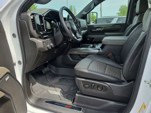 Certified 2025 Chevrolet Silverado 2500 ZR2 w/ Technology Package AWD/4WD image 2