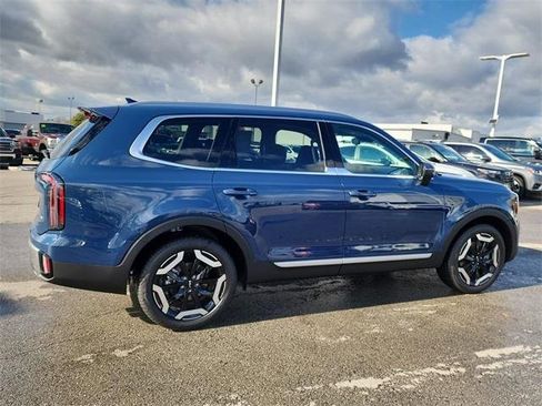 New 2025 Kia Telluride EX image 2