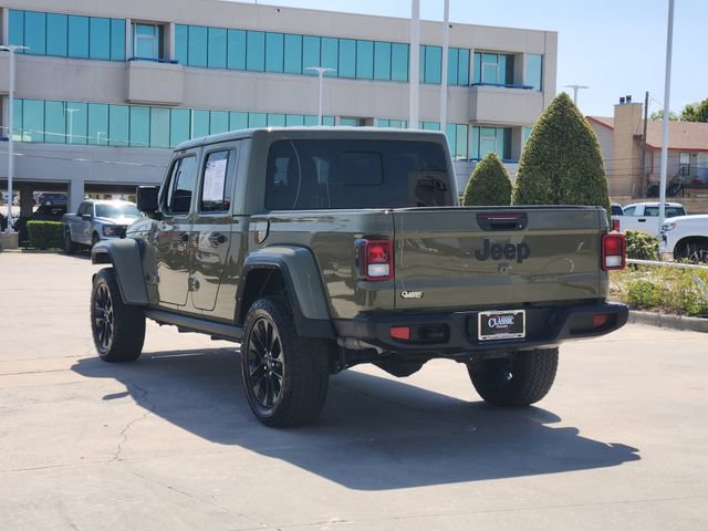 Used 2025 Jeep Gladiator Sport AWD/4WD image 3