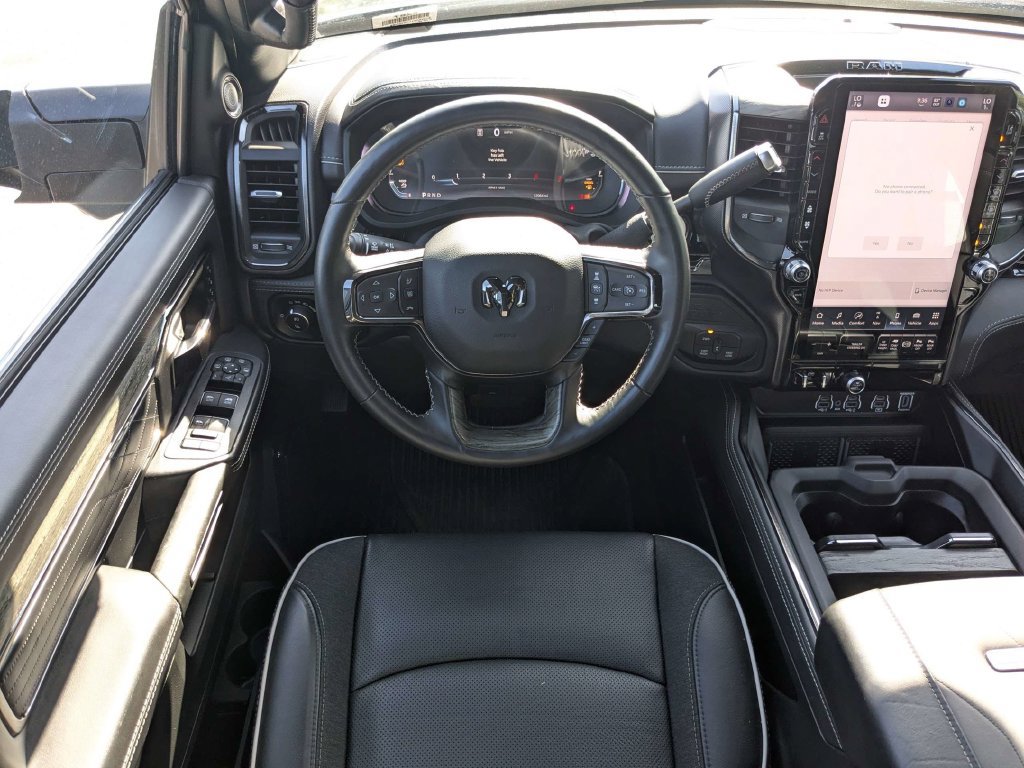 Used 2025 RAM 3500 Limited AWD/4WD image 18