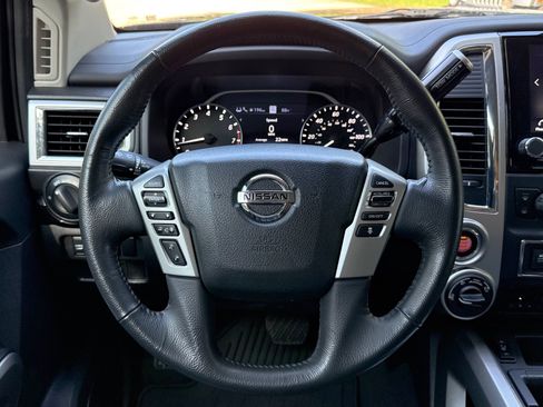 Used 2021 Nissan Titan SV w/ SV Convenience Package AWD/4WD image 6