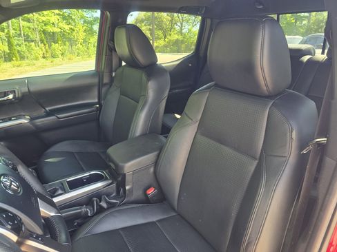 Used 2023 Toyota Tacoma Limited RWD image 15