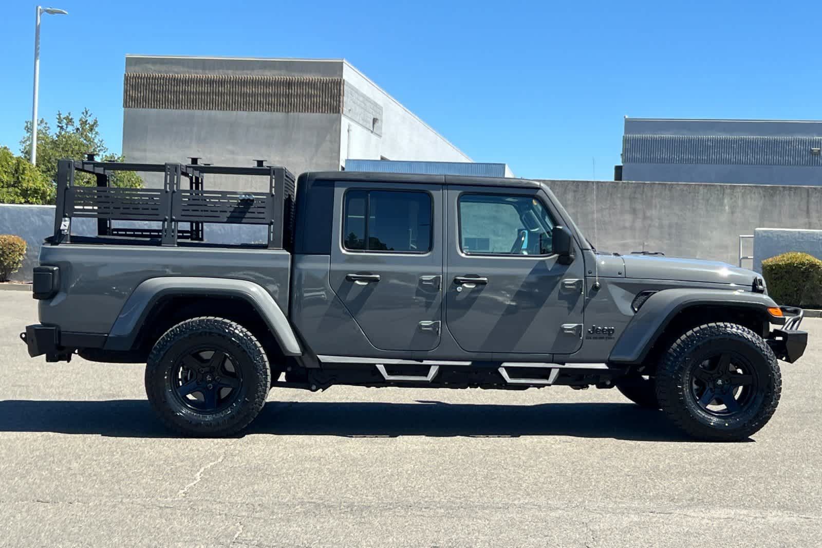 Used 2022 Jeep Gladiator Sport AWD/4WD image 6