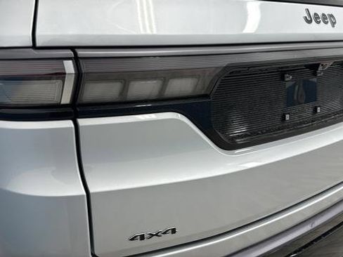 New 2026 Jeep Grand Wagoneer 4WD image 43