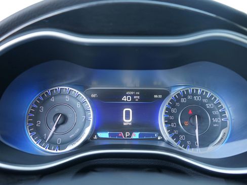 Used 2015 Chrysler 200 C w/ Navigation & Sound Group I image 26