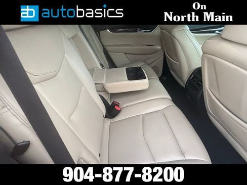 Used 2017 Cadillac XT5 FWD image 28