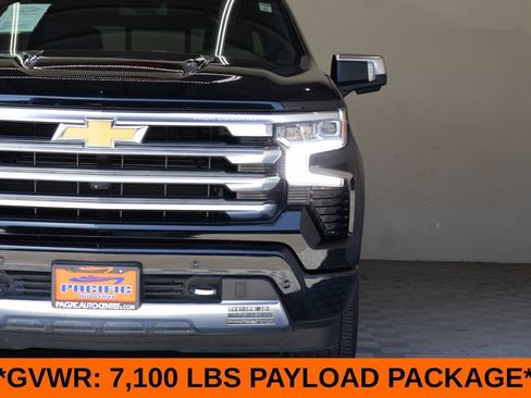 Used 2023 Chevrolet Silverado 1500 High Country AWD/4WD image 5