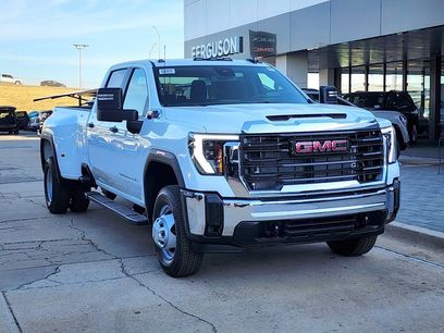 New 2026 GMC Sierra 3500 Pro w/ Convenience Package