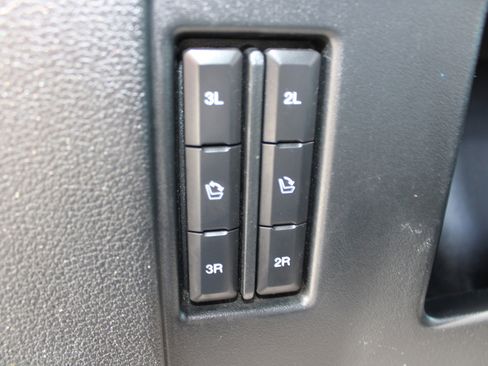 Used 2020 Ford Expedition XLT image 17