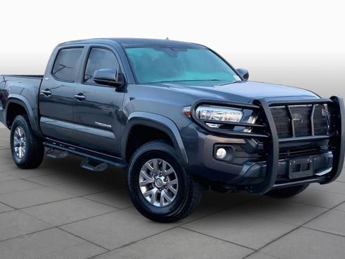 Used 2019 Toyota Tacoma SR5 RWD image 3