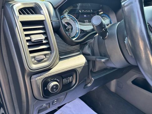 Used 2020 RAM 1500 Limited w/ Black Appearance Package AWD/4WD image 20
