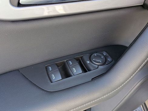 Used 2025 Chevrolet Blazer LT AWD/4WD image 13