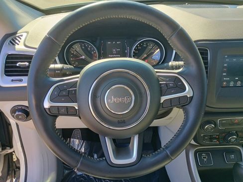 Used 2019 Jeep Compass Latitude image 25